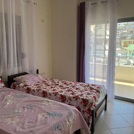 Saranda City Center & Beach Apartament 2 Bed Room Bagian luar foto