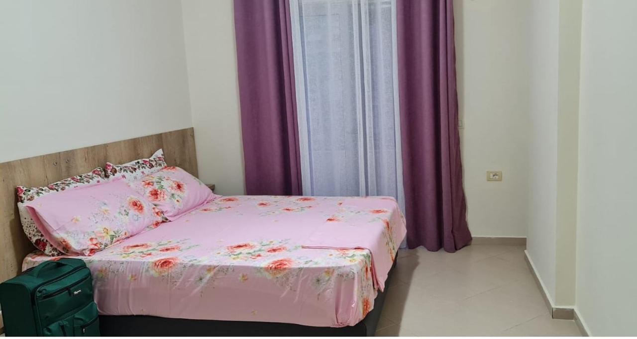 Saranda City Center & Beach Apartament 2 Bed Room Bagian luar foto