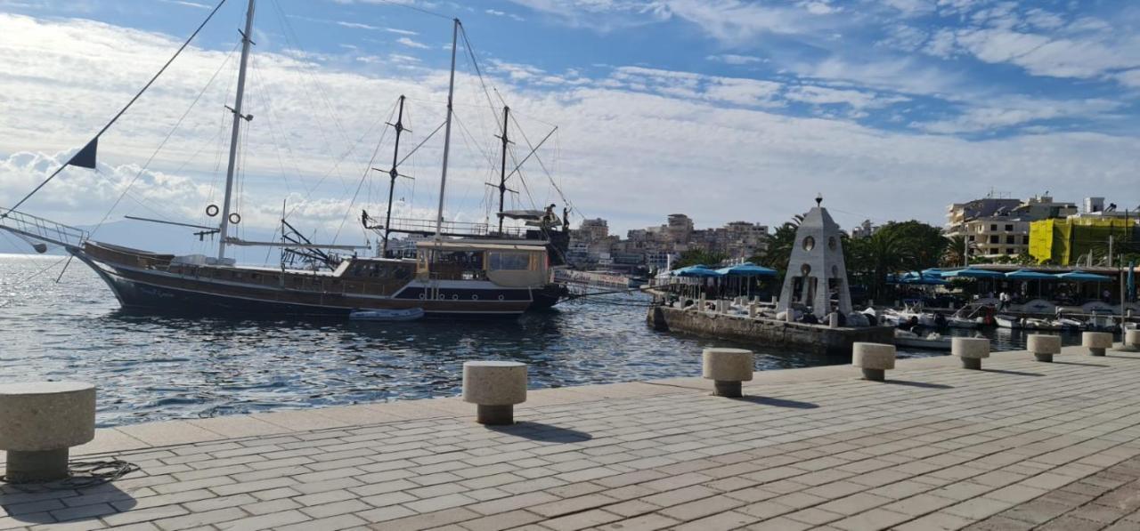 Saranda City Center & Beach Apartament 2 Bed Room Bagian luar foto