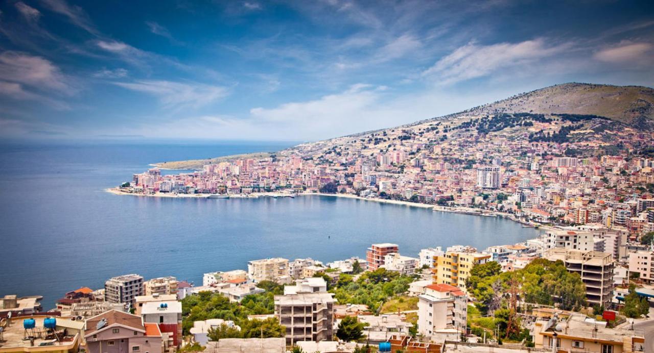 Saranda City Center & Beach Apartament 2 Bed Room Bagian luar foto